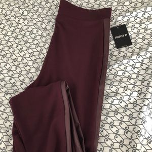 New burgundy leggings 🌹